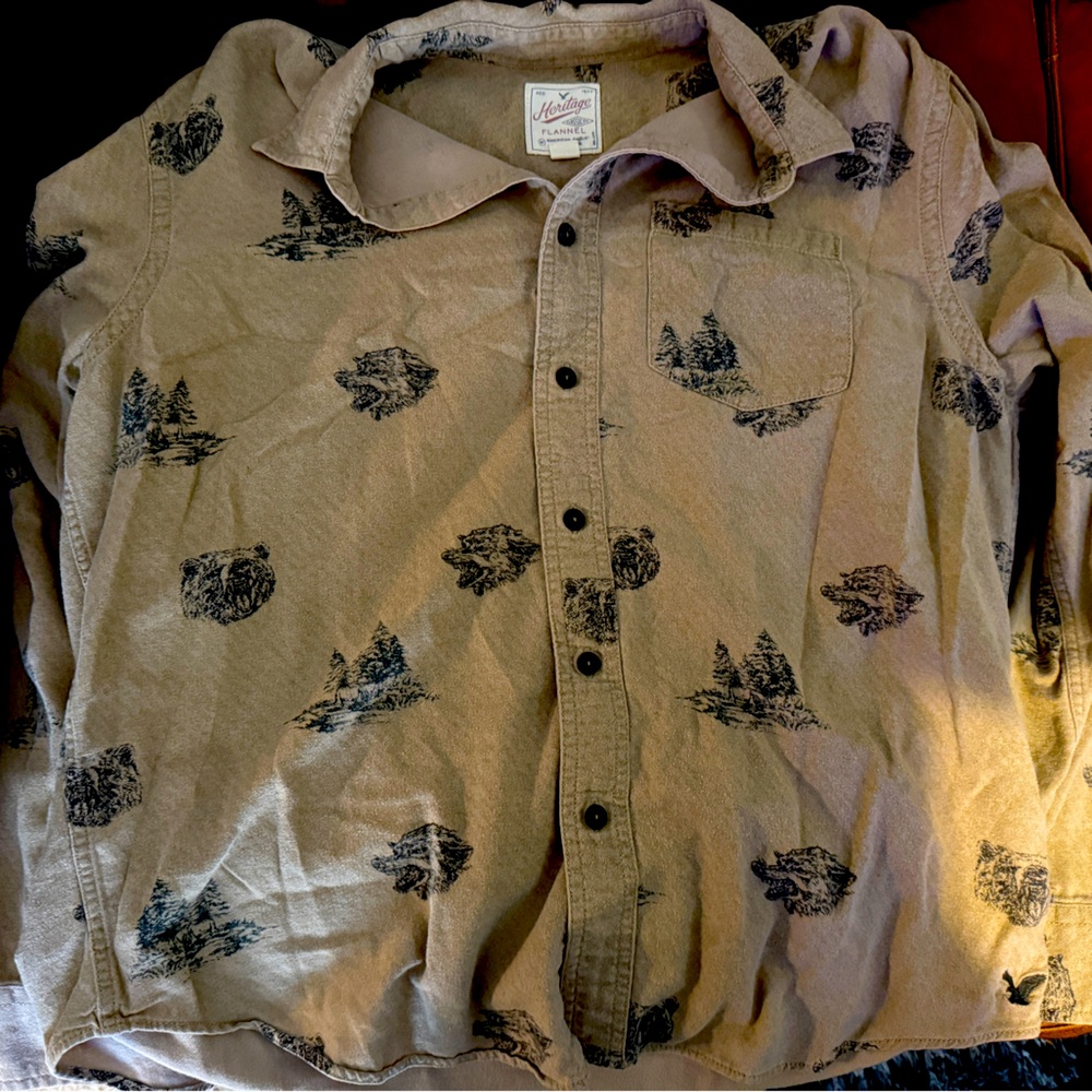 Vintage style men’s American Eagle Heritage Classic Fit Flannel. Size large.